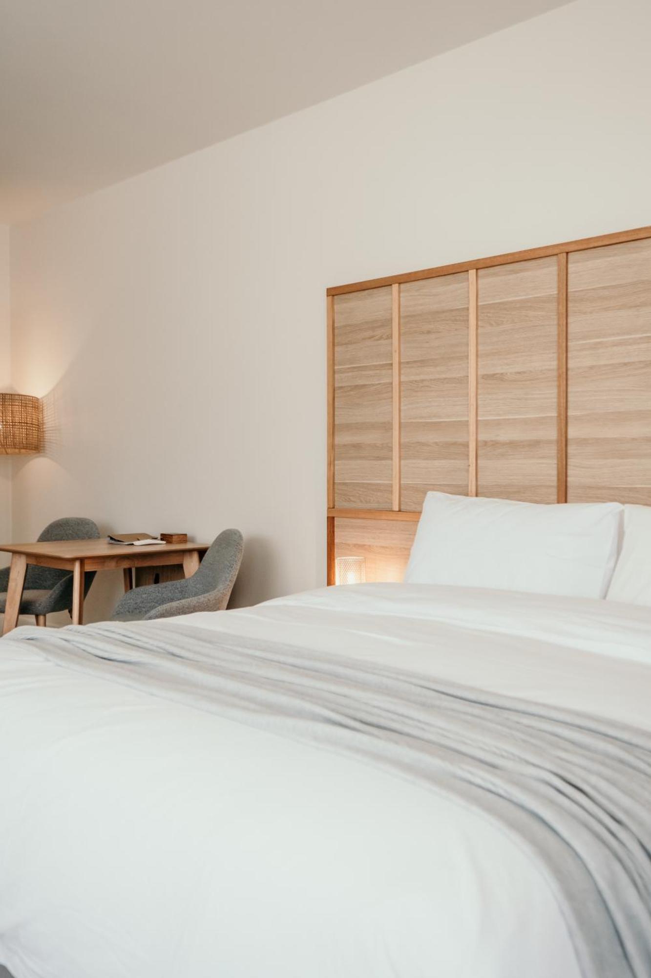 The Oak & Anchor Hotel พอร์ตแฟรี ภายนอก รูปภาพ A room at the hotel