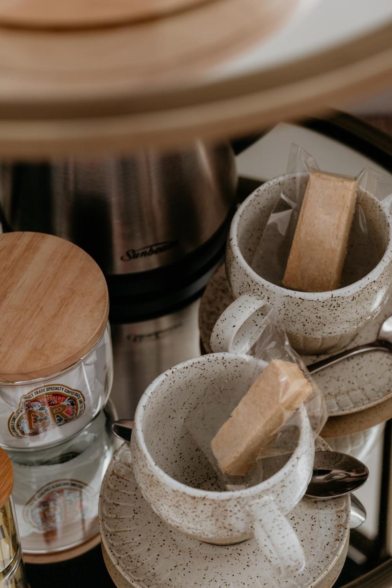 The Oak & Anchor Hotel พอร์ตแฟรี ภายนอก รูปภาพ A coffee grinder