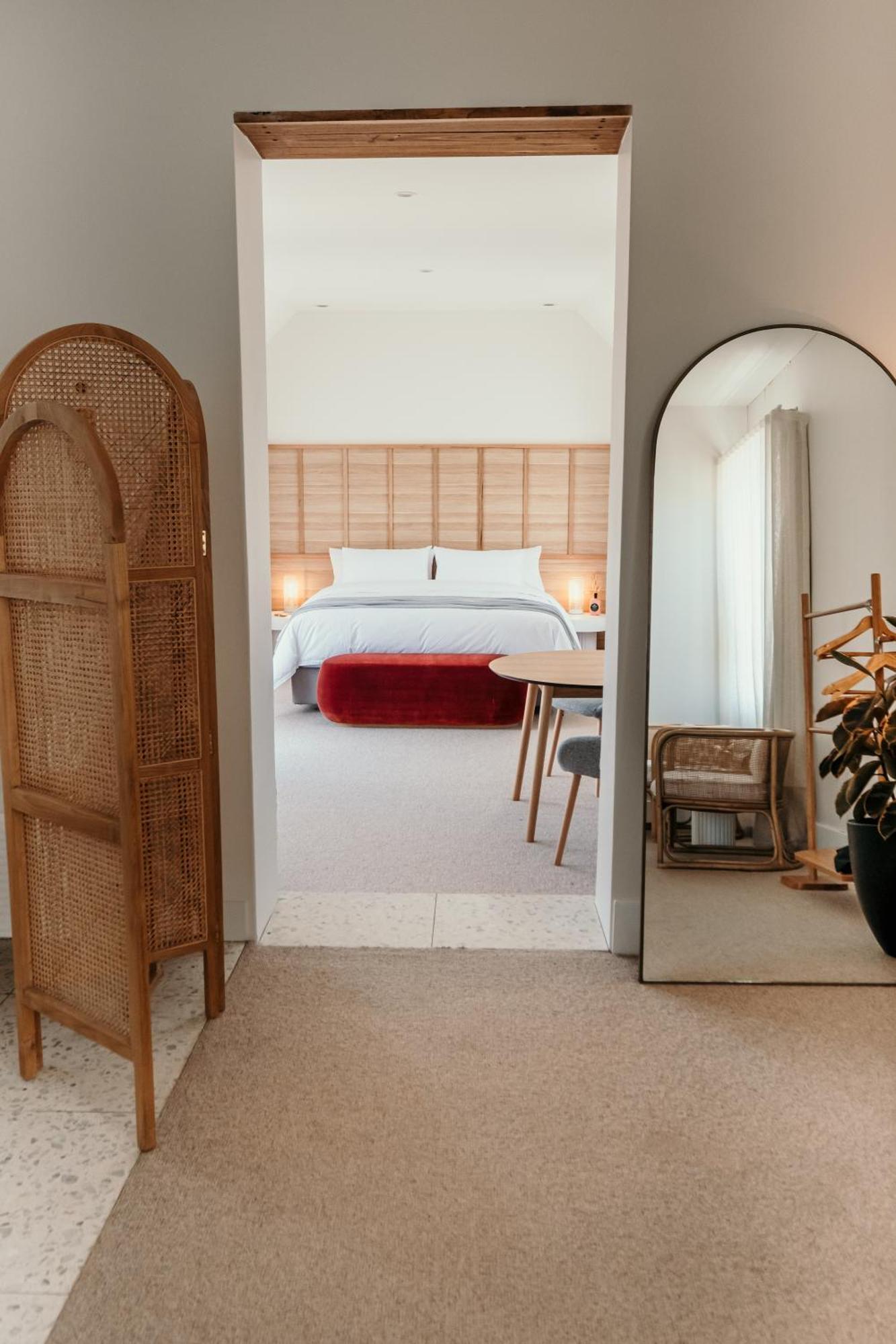The Oak & Anchor Hotel พอร์ตแฟรี ภายนอก รูปภาพ A bedroom at the hotel